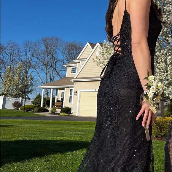 Prom dress, black, size 6, with train. - Picture 3 of 5